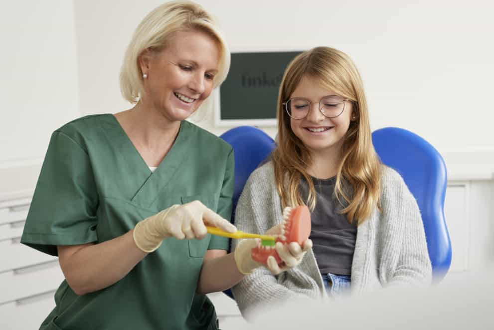 Prophylaxe für Kinder und Jugendliche bei Ihrem Zahnarzt für Korschenbroich und Glehn.